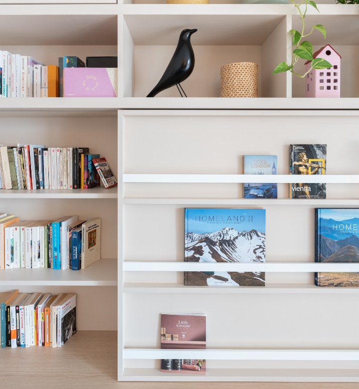 Ce meuble sur mesure est idéal pour les amateurs de design qui recherche esthétique, fonctionnalité et gain de place.